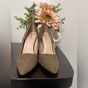 Qupid Shoes Olive Heels